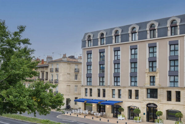 code-customization-message-beds-hotel-spa-burdigala-bordeaux-france-uk