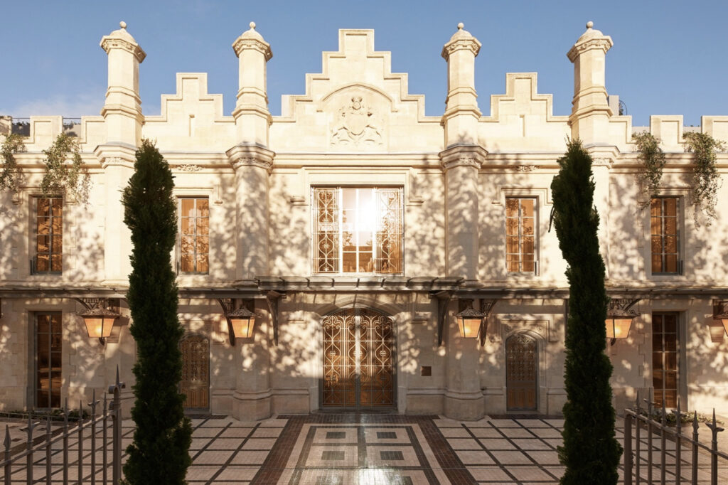 code - hotel de lujo - mondrian les carmes - Francia