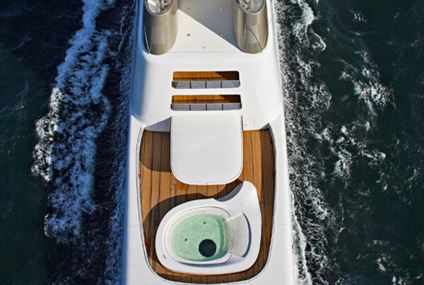 Il Motor Yacht A sceglie C.O.D.E. per la propria area benessere in continuità con l'esperienza di lusso e bellezza presente a bordo.